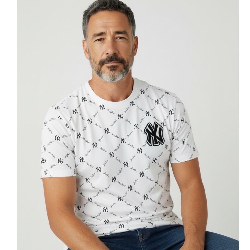 NEW YORK YANKEES MLB All-Over Print T-Shirt Mens Small White NY Chenille Patch